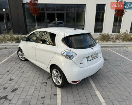 Белый Рено Зое, объемом двигателя 0 л и пробегом 75 тыс. км за 9900 $, фото 21 на Automoto.ua