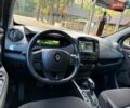 Белый Рено Зое, объемом двигателя 0 л и пробегом 95 тыс. км за 11299 $, фото 103 на Automoto.ua
