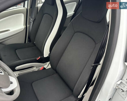 Білий Рено Зое, об'ємом двигуна 0 л та пробігом 23 тис. км за 8850 $, фото 15 на Automoto.ua