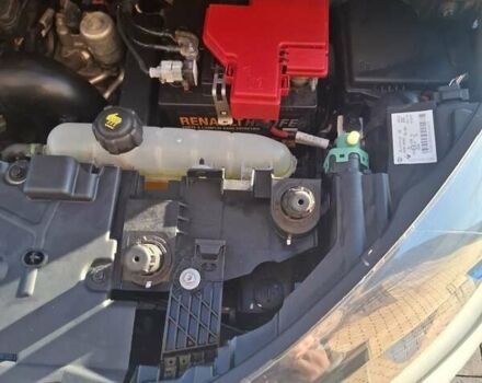 Белый Рено Зое, объемом двигателя 0 л и пробегом 176 тыс. км за 9300 $, фото 52 на Automoto.ua