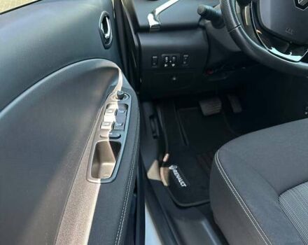Білий Рено Зое, об'ємом двигуна 0 л та пробігом 41 тис. км за 11500 $, фото 18 на Automoto.ua