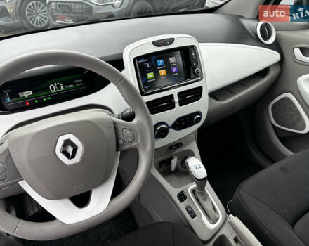 Білий Рено Зое, об'ємом двигуна 0 л та пробігом 23 тис. км за 8850 $, фото 20 на Automoto.ua