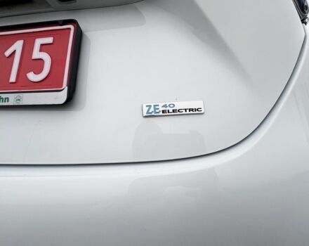 Белый Рено Зое, объемом двигателя 0 л и пробегом 37 тыс. км за 9600 $, фото 11 на Automoto.ua