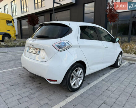 Белый Рено Зое, объемом двигателя 0 л и пробегом 75 тыс. км за 9900 $, фото 12 на Automoto.ua