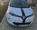 Белый Рено Зое, объемом двигателя 0 л и пробегом 176 тыс. км за 9300 $, фото 10 на Automoto.ua