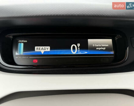 Белый Рено Зое, объемом двигателя 0 л и пробегом 127 тыс. км за 9200 $, фото 48 на Automoto.ua