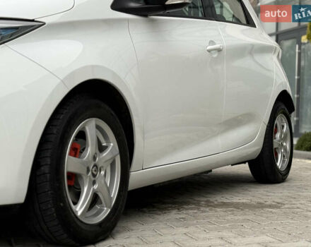 Белый Рено Зое, объемом двигателя 0 л и пробегом 127 тыс. км за 9200 $, фото 26 на Automoto.ua