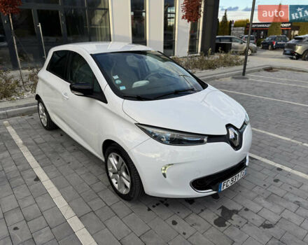Белый Рено Зое, объемом двигателя 0 л и пробегом 75 тыс. км за 9900 $, фото 14 на Automoto.ua