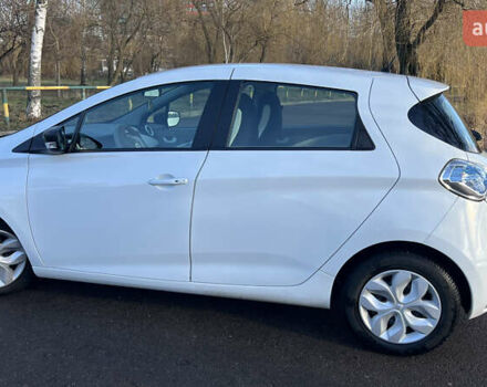 Белый Рено Зое, объемом двигателя 0 л и пробегом 85 тыс. км за 8700 $, фото 8 на Automoto.ua
