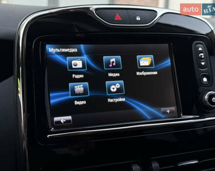 Білий Рено Зое, об'ємом двигуна 0 л та пробігом 80 тис. км за 9500 $, фото 50 на Automoto.ua