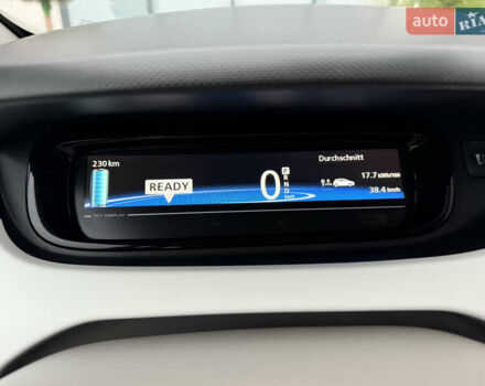 Белый Рено Зое, объемом двигателя 0 л и пробегом 127 тыс. км за 9200 $, фото 50 на Automoto.ua