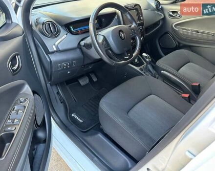 Білий Рено Зое, об'ємом двигуна 0 л та пробігом 41 тис. км за 11500 $, фото 11 на Automoto.ua