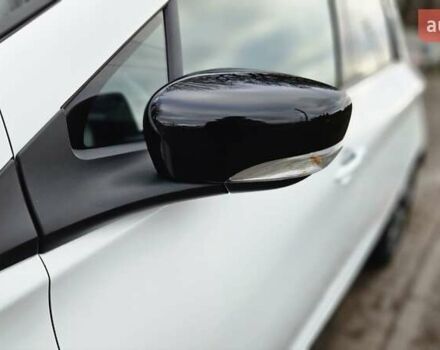 Белый Рено Зое, объемом двигателя 0 л и пробегом 71 тыс. км за 9550 $, фото 25 на Automoto.ua