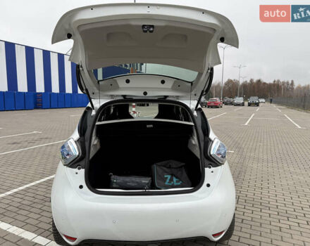 Білий Рено Зое, об'ємом двигуна 0 л та пробігом 56 тис. км за 9800 $, фото 15 на Automoto.ua