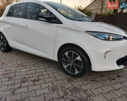 Белый Рено Зое, объемом двигателя 0 л и пробегом 39 тыс. км за 10900 $, фото 2 на Automoto.ua