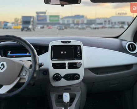 Белый Рено Зое, объемом двигателя 0 л и пробегом 117 тыс. км за 9800 $, фото 12 на Automoto.ua