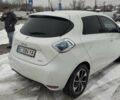 Белый Рено Зое, объемом двигателя 0 л и пробегом 84 тыс. км за 8600 $, фото 4 на Automoto.ua
