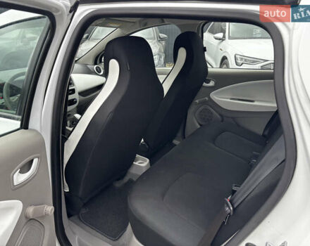 Білий Рено Зое, об'ємом двигуна 0 л та пробігом 23 тис. км за 8850 $, фото 27 на Automoto.ua