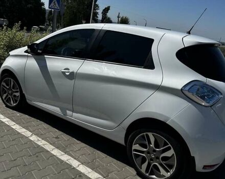 Белый Рено Зое, объемом двигателя 0 л и пробегом 66 тыс. км за 9800 $, фото 8 на Automoto.ua