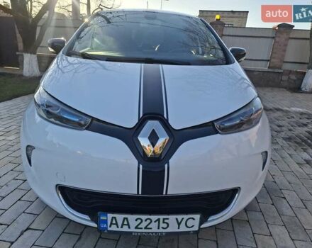 Белый Рено Зое, объемом двигателя 0 л и пробегом 176 тыс. км за 9300 $, фото 2 на Automoto.ua