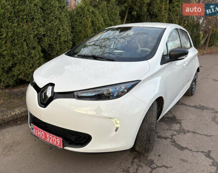 Белый Рено Зое, объемом двигателя 0 л и пробегом 65 тыс. км за 9200 $, фото 17 на Automoto.ua