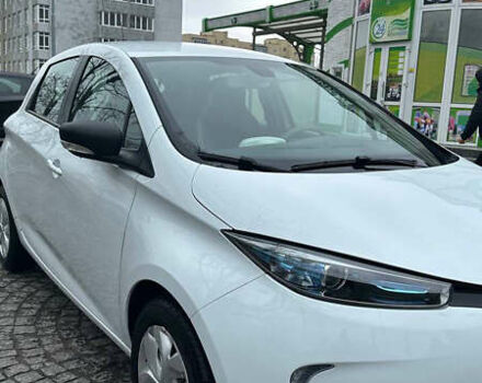 Белый Рено Зое, объемом двигателя 0 л и пробегом 97 тыс. км за 9200 $, фото 1 на Automoto.ua