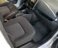 Белый Рено Зое, объемом двигателя 0 л и пробегом 95 тыс. км за 11000 $, фото 26 на Automoto.ua