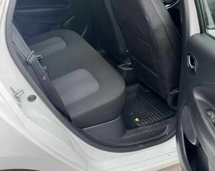 Белый Рено Зое, объемом двигателя 0 л и пробегом 91 тыс. км за 10600 $, фото 7 на Automoto.ua