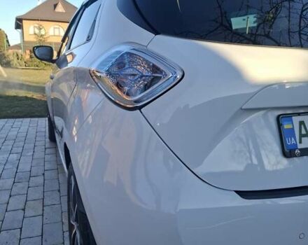 Белый Рено Зое, объемом двигателя 0 л и пробегом 176 тыс. км за 9300 $, фото 17 на Automoto.ua