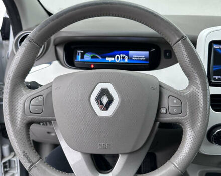 Белый Рено Зое, объемом двигателя 0 л и пробегом 96 тыс. км за 9800 $, фото 15 на Automoto.ua