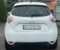 Белый Рено Зое, объемом двигателя 0 л и пробегом 70 тыс. км за 10100 $, фото 17 на Automoto.ua