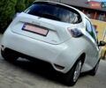 Белый Рено Зое, объемом двигателя 0 л и пробегом 85 тыс. км за 7900 $, фото 11 на Automoto.ua