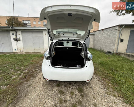 Білий Рено Зое, об'ємом двигуна 0 л та пробігом 86 тис. км за 9100 $, фото 8 на Automoto.ua