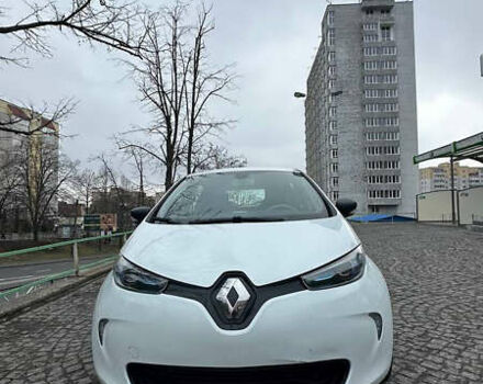 Белый Рено Зое, объемом двигателя 0 л и пробегом 97 тыс. км за 9200 $, фото 11 на Automoto.ua