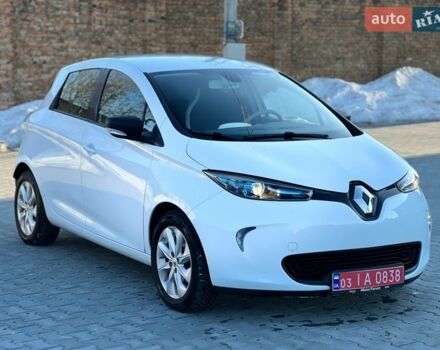 Белый Рено Зое, объемом двигателя 0 л и пробегом 127 тыс. км за 8900 $, фото 19 на Automoto.ua