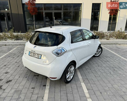 Белый Рено Зое, объемом двигателя 0 л и пробегом 75 тыс. км за 9900 $, фото 24 на Automoto.ua