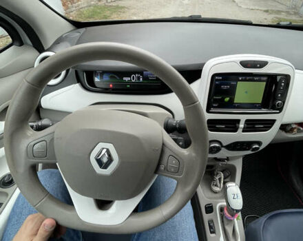 Белый Рено Зое, объемом двигателя 0 л и пробегом 78 тыс. км за 12700 $, фото 3 на Automoto.ua