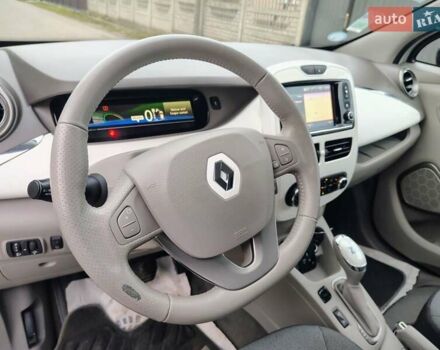 Белый Рено Зое, объемом двигателя 0 л и пробегом 90 тыс. км за 8900 $, фото 12 на Automoto.ua