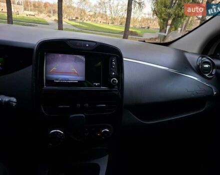 Белый Рено Зое, объемом двигателя 0 л и пробегом 129 тыс. км за 8700 $, фото 43 на Automoto.ua