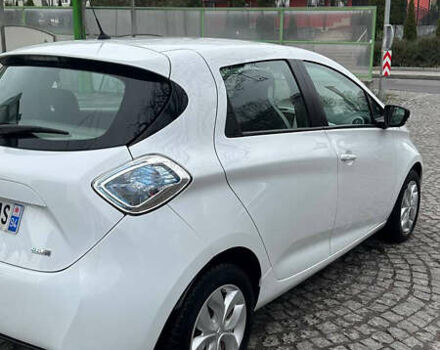 Белый Рено Зое, объемом двигателя 0 л и пробегом 97 тыс. км за 9200 $, фото 3 на Automoto.ua