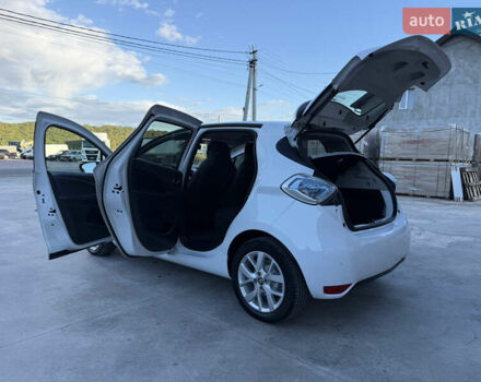 Белый Рено Зое, объемом двигателя 0 л и пробегом 51 тыс. км за 10800 $, фото 37 на Automoto.ua