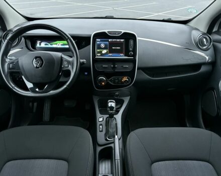 Белый Рено Зое, объемом двигателя 0 л и пробегом 37 тыс. км за 9600 $, фото 14 на Automoto.ua