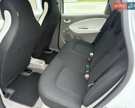 Белый Рено Зое, объемом двигателя 0 л и пробегом 127 тыс. км за 9200 $, фото 46 на Automoto.ua