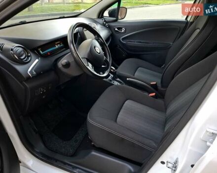 Белый Рено Зое, объемом двигателя 0 л и пробегом 129 тыс. км за 8700 $, фото 20 на Automoto.ua
