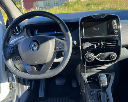 Білий Рено Зое, об'ємом двигуна 0 л та пробігом 73 тис. км за 6200 $, фото 14 на Automoto.ua