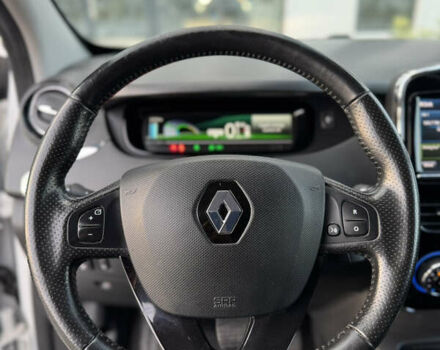 Белый Рено Зое, объемом двигателя 0 л и пробегом 73 тыс. км за 9700 $, фото 41 на Automoto.ua
