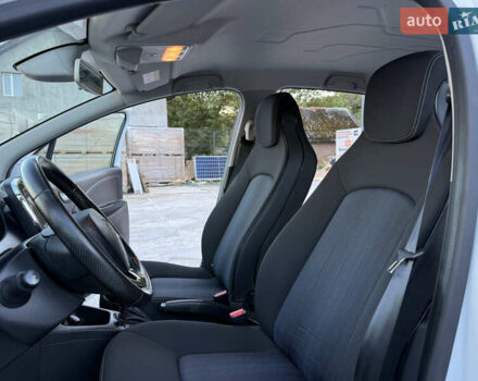 Белый Рено Зое, объемом двигателя 0 л и пробегом 51 тыс. км за 10800 $, фото 57 на Automoto.ua