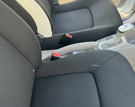 Белый Рено Зое, объемом двигателя 0 л и пробегом 85 тыс. км за 8700 $, фото 18 на Automoto.ua