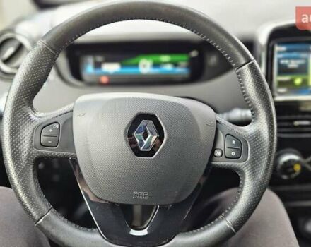 Белый Рено Зое, объемом двигателя 0 л и пробегом 71 тыс. км за 9550 $, фото 69 на Automoto.ua