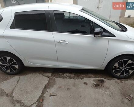 Белый Рено Зое, объемом двигателя 0 л и пробегом 145 тыс. км за 9100 $, фото 13 на Automoto.ua